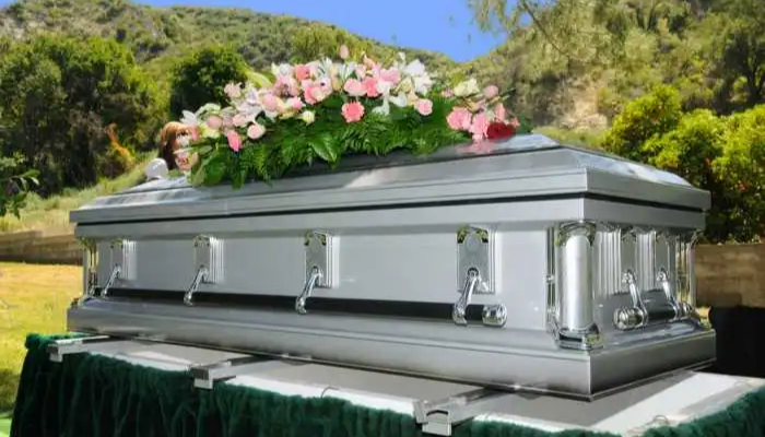 Áo quan Kim loại của hãng Titan Casket